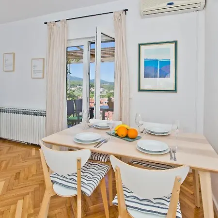 Tota Glamur * Jelsa (Hvar)