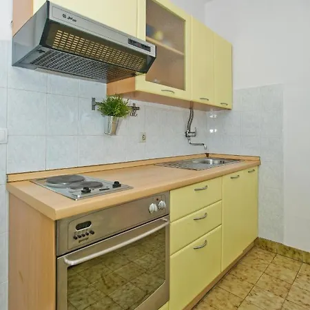 Tota Glamur Jelsa (Hvar)