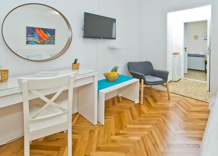 Tota Glamur Jelsa (Hvar)